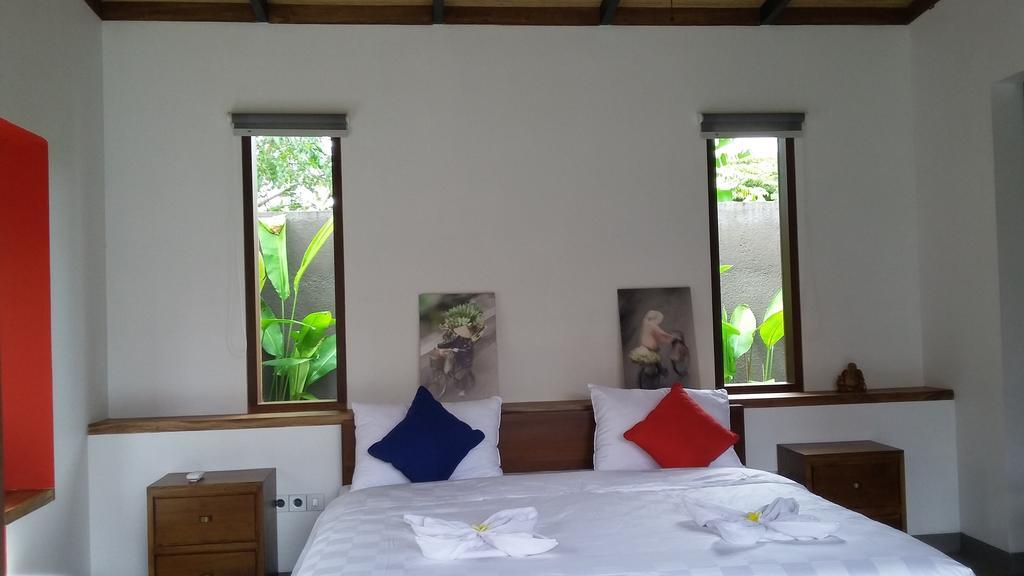 Semut Merah Villa *
