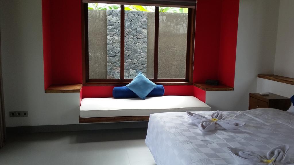 Villa Semut Merah *