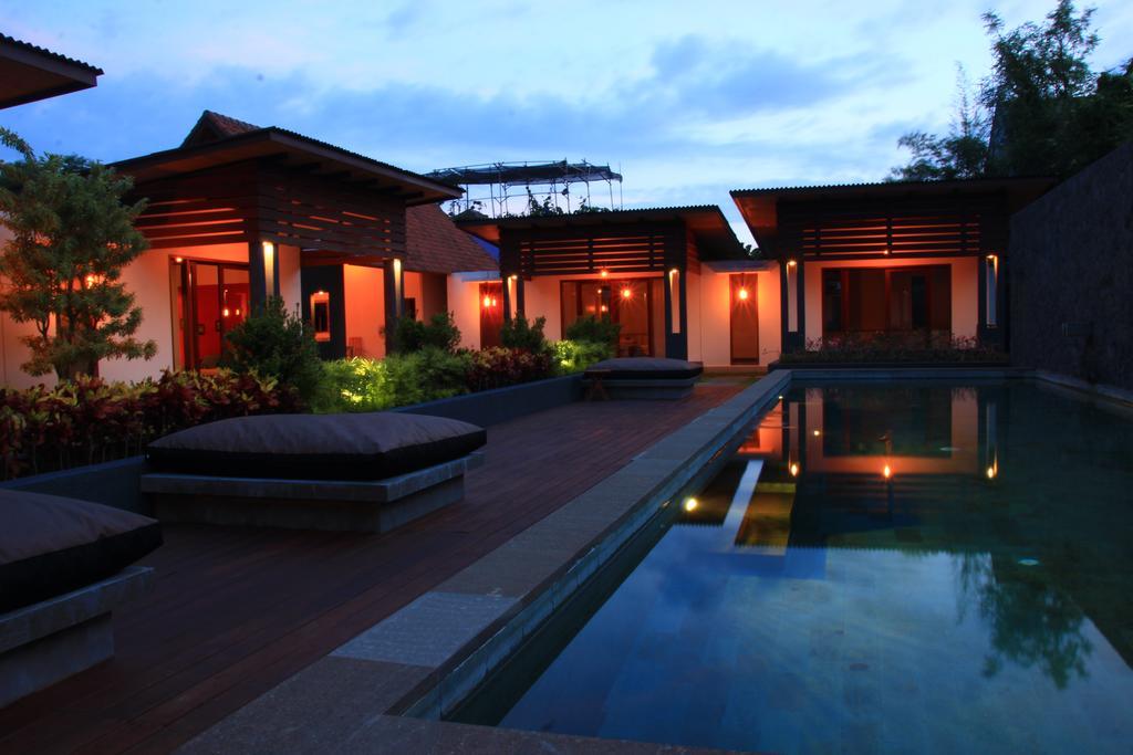Semut Merah Villa