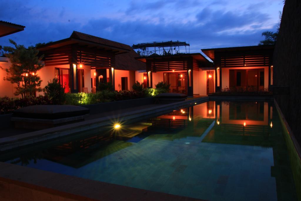 Villa Semut Merah