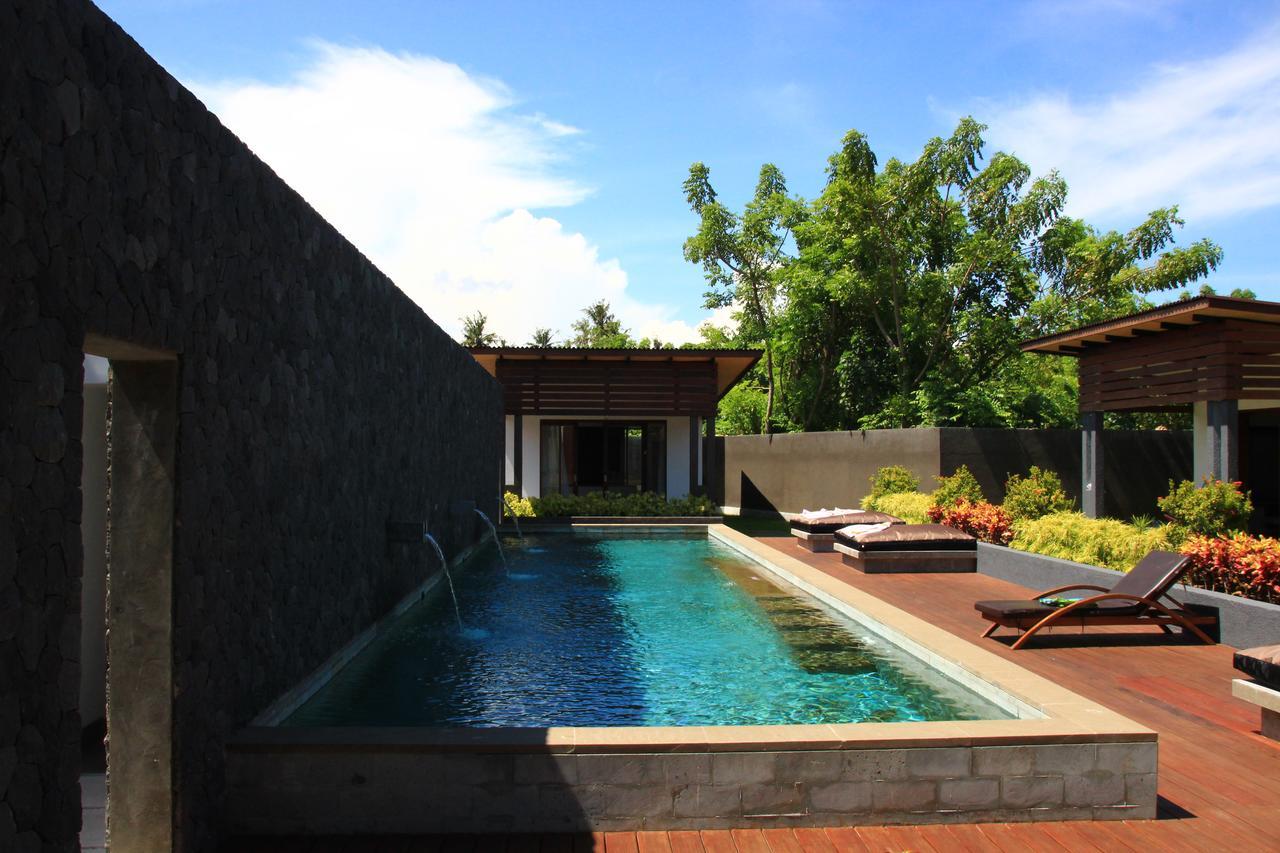 Villa Semut Merah *